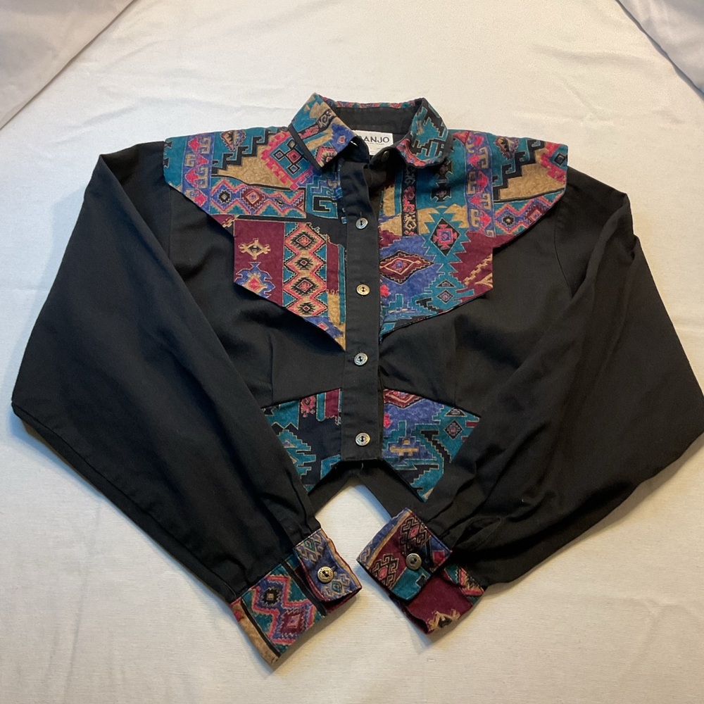 Banjo Dalls, Texas Women's Long Sleeve Black Crop Retro Western Design, Size M